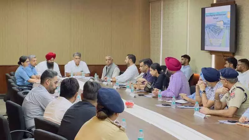 Chandigarh: अंतर्राष्ट्रीय हवाई अड्डे के पास कचरा निपटान की जांच के लिए संयुक्त टीम Chandigarh: अंतर्राष्ट्रीय हवाई अड्डे के पास कचरा निपटान की जांच के लिए संयुक्त टीम