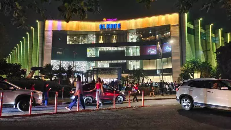 एलांते के अवैध निर्माणों पर आज Chandigarh प्रशासन की कार्रवाई एलांते के अवैध निर्माणों पर आज Chandigarh प्रशासन की कार्रवाई