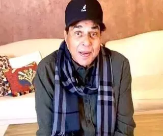 Dharmendra की सेहत पर चिंता: किन बीमारियों से जूझ रहे हैं हीरो? Dharmendra की सेहत पर चिंता: किन बीमारियों से जूझ रहे हैं हीरो?