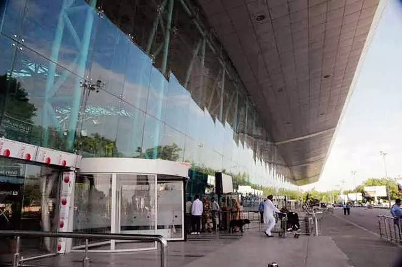 Amritsar हवाई अड्डे पर सीमा शुल्क विभाग ने वांछित तस्कर को पकड़ा Amritsar हवाई अड्डे पर सीमा शुल्क विभाग ने वांछित तस्कर को पकड़ा
