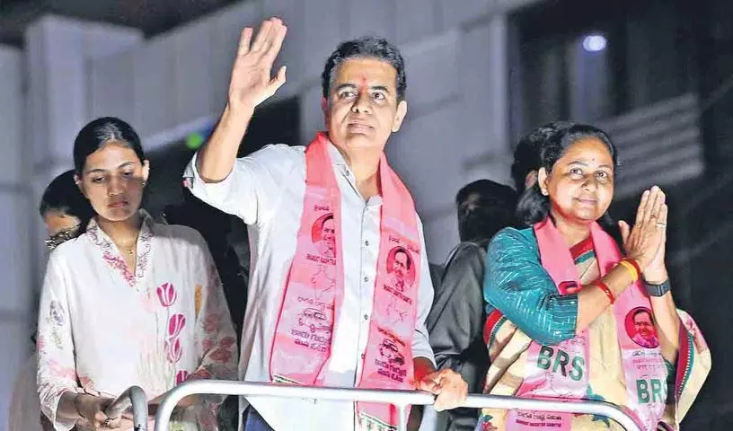 भारी बारिश के कारण KTR रोड शो स्थगित भारी बारिश के कारण KTR रोड शो स्थगित