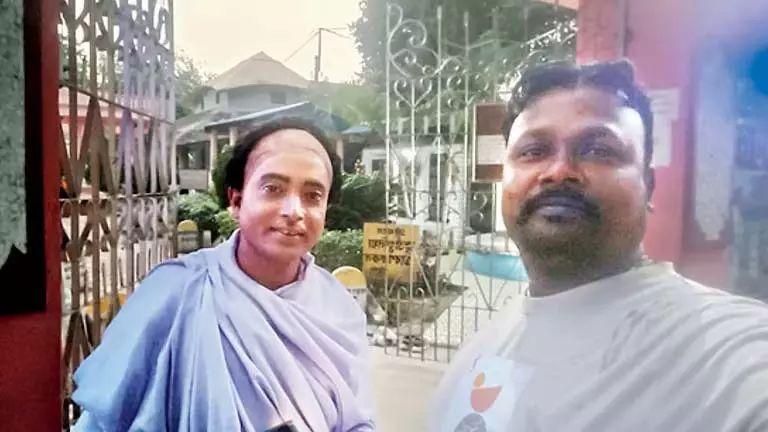 Vidyasagar जन्मस्थान में, पूरे गांव में सेल्फी का क्रेज! Vidyasagar जन्मस्थान में, पूरे गांव में सेल्फी का क्रेज!