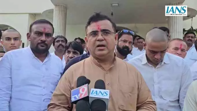 पूर्व विधायक राजीव देशमुख के निधन पर शोक व्यक्त करते हुए मंत्री जयकुमार रावल बोले पूर्व विधायक राजीव देशमुख के निधन पर शोक व्यक्त करते हुए मंत्री जयकुमार रावल बोले
