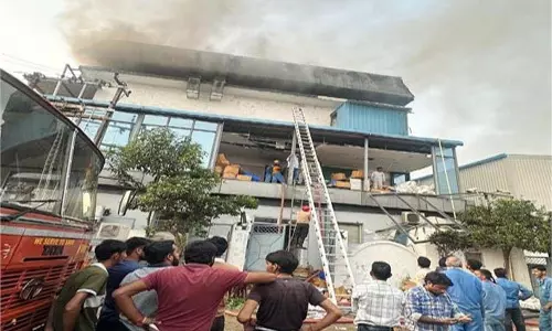 Himachal: फार्मा कंपनी में आग लगने से भारी नुक्सान