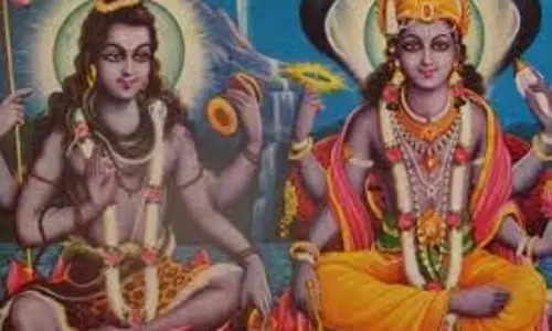Baikunth Chaturdashi 2025: जानें बैकुंठ चतुर्दशी के दिन विष्णु और शिव की एकसाथ पूजा क्यों है जरूरी Baikunth Chaturdashi 2025: जानें बैकुंठ चतुर्दशी के दिन विष्णु और शिव की एकसाथ पूजा क्यों है जरूरी