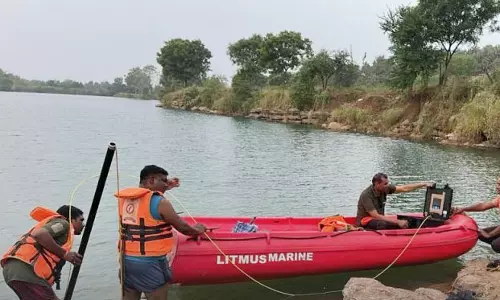 ब्लू वाटर खदान में डूबे 2 लड़कों में एक की लाश मिली ब्लू वाटर खदान में डूबे 2 लड़कों में एक की लाश मिली