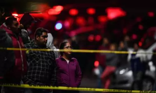 डिपार्टमेंटल स्टोर में धमाके के बाद लगी आग, 22 लोगों की गई जान; 12 घायल डिपार्टमेंटल स्टोर में धमाके के बाद लगी आग, 22 लोगों की गई जान; 12 घायल
