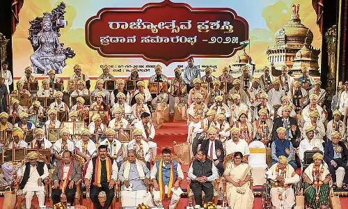 अवॉर्ड पाने वालों को चुनने में पैनल का अंतिम फैसला था: CM Siddaramaiah अवॉर्ड पाने वालों को चुनने में पैनल का अंतिम फैसला था: CM Siddaramaiah