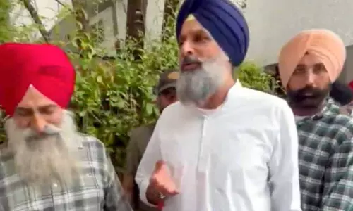 Punjab के राज्यपाल ने आय से अधिक संपत्ति मामले में मजीठिया के खिलाफ मुकदमा चलाने की मंजूरी दी Punjab के राज्यपाल ने आय से अधिक संपत्ति मामले में मजीठिया के खिलाफ मुकदमा चलाने की मंजूरी दी