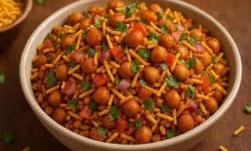 Instant Chana Bhel: शाम के नाश्ते के लिए मसालेदार,स्वादिष्ट चना भेल Instant Chana Bhel: शाम के नाश्ते के लिए मसालेदार,स्वादिष्ट चना भेल
