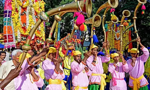 Karnataka State Festival: पूरे बैंगलोर शहर में कन्नड़ भाषा छा गई