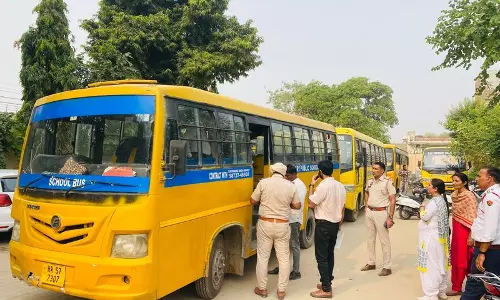 Haryana : स्कूल बसों की सुरक्षा सुनिश्चित करने के लिए पुलिस विशेष अभियान चलाएगी Haryana : स्कूल बसों की सुरक्षा सुनिश्चित करने के लिए पुलिस विशेष अभियान चलाएगी