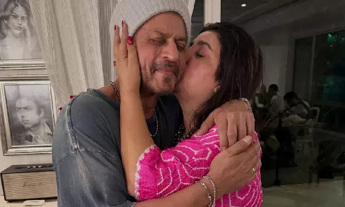 Farah Khan ने शाहरुख को जन्मदिन पर कहा – “किंग हमेशा किंग रहेगा”
