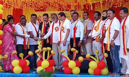 Channapatna में 70वां कन्नड़ राज्योत्सव त्योहार मनाया जा रहा है Channapatna में 70वां कन्नड़ राज्योत्सव त्योहार मनाया जा रहा है