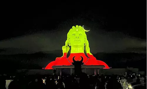 Chikkaballapur : आदियोगी प्रतिमा को मिला राष्ट्रीय ध्वज का रंग