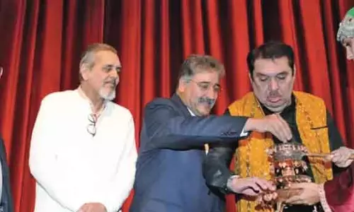 5वें Kashmir विश्व फिल्म महोत्सव का उद्घाटन 5वें Kashmir विश्व फिल्म महोत्सव का उद्घाटन