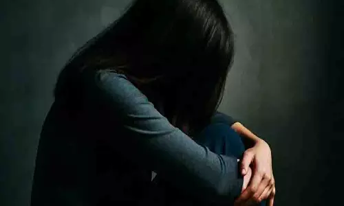 बंगाल में दो नाबालिग लड़कों ने होम ट्यूटर के घर पर सहपाठी पर हमला किया बंगाल में दो नाबालिग लड़कों ने होम ट्यूटर के घर पर सहपाठी पर हमला किया