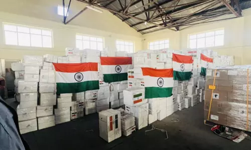 भारत ने अफगानिस्तान को भेजी मदद, 16 टन से ज्यादा दवा की खेप पहुंचाई भारत ने अफगानिस्तान को भेजी मदद, 16 टन से ज्यादा दवा की खेप पहुंचाई