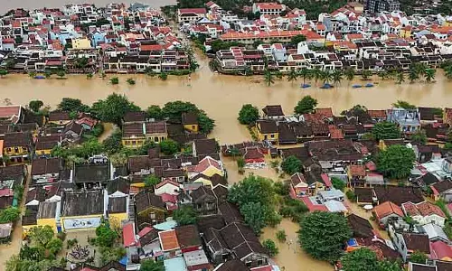 वियतनाम बाढ़ में मौतें बढ़कर 35, पांच लापता वियतनाम बाढ़ में मौतें बढ़कर 35, पांच लापता