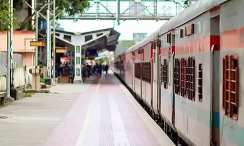 Kerala : एक्ट्रेस के साथ बदसलूकी करने के आरोप में रेलवे कुली गिरफ्तार