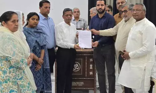 JAMMU: सोट्टो ने नेत्रदान के लिए आभार प्रमाण पत्र दिया JAMMU: सोट्टो ने नेत्रदान के लिए आभार प्रमाण पत्र दिया