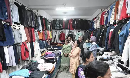 Himachal के थुनाग के व्यापारियों ने कैसे ईंट-दर-ईंट जोड़कर अपना जीवन फिर से खड़ा किया