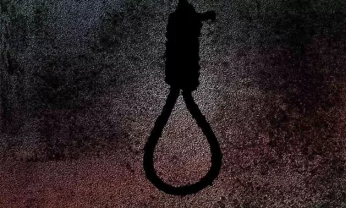 बेंगलुरु में घर में फंदे से लटका मिला MBA ग्रेजुएट