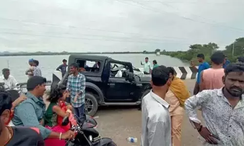 Bibi Nagar में कार दुर्घटना.. तीन की मौत