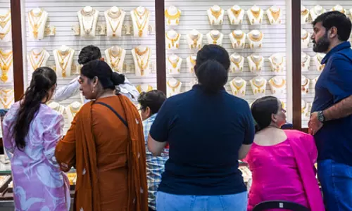 महिला कर्मचारी ने ज्वेलरी स्टोर से ढाई किलो सोना चोरी कर चुकाया अपना लोन, प्रॉपर्टी खरीदी