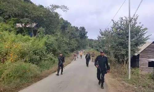 8 आतंकवादी गिरफ्तार, हथियार बरामद 8 आतंकवादी गिरफ्तार, हथियार बरामद