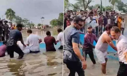 राहुल ने Begusarai में मछुआरों के साथ किया तालाब में प्रचार अभियान