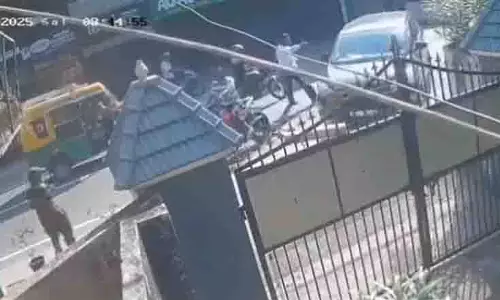 16 वर्षीय लड़के का ड्राइविंग हादसा, Kochi में सड़क पर कई वाहन क्षतिग्रस्त
