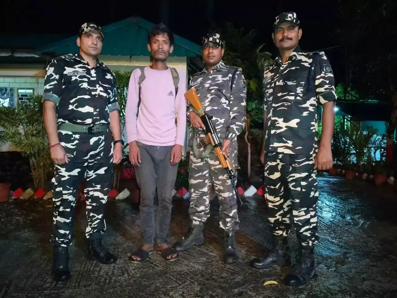 Siliguri: संदिग्ध गतिविधि के दौरान बांग्लादेशी नागरिक धराया