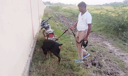 Sindhanur : बिजनेसमैन की हाथों को तार से बांधकर हत्या कर दी गई Sindhanur : बिजनेसमैन की हाथों को तार से बांधकर हत्या कर दी गई