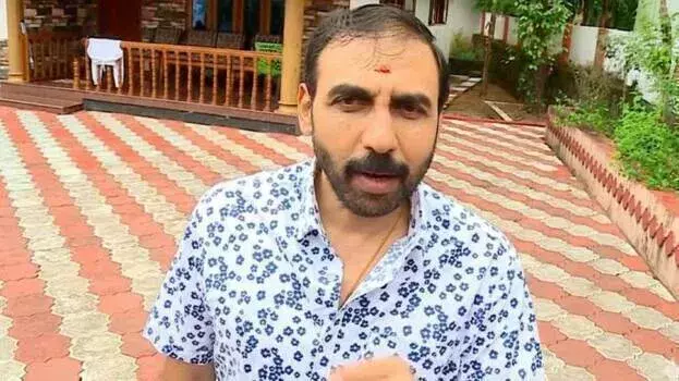 Kerala : और भी चोरी हुआ सोना मिलेगा, उन्नीकृष्णन पोट्टी फिर से हिरासत में Kerala : और भी चोरी हुआ सोना मिलेगा, उन्नीकृष्णन पोट्टी फिर से हिरासत में