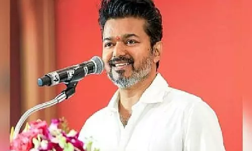 चुनाव आयोग पर विजय का निशाना, डीएमके की सर्वदलीय बैठक पर तंज