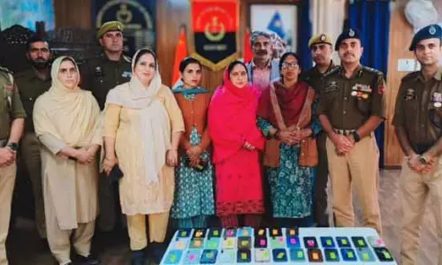 KISHTWAR: साइबर पुलिस ने 52 खोए हुए मोबाइल फोन बरामद कर मालिकों को सौंपे