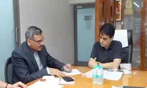 गुजरात स्वास्थ्य मंत्री ने बचाव उपायों और आपदा प्रबंधन पर की विशेष बैठक