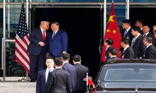 Trump बार-बार धमकियों से परेशान एशियाई सहयोगियों के साथ अच्छा व्यवहार कर रहे