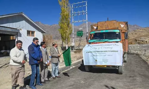 CEC कारगिल ने चंडीगढ़ के लिए सूखे सीबकथॉर्न की पहली खेप को हरी झंडी दिखाई