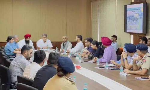 Chandigarh: अंतर्राष्ट्रीय हवाई अड्डे के पास कचरा निपटान की जांच के लिए संयुक्त टीम Chandigarh: अंतर्राष्ट्रीय हवाई अड्डे के पास कचरा निपटान की जांच के लिए संयुक्त टीम