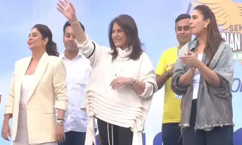 Archana Puran Singh, हुमा कुरैशी और सुनील ग्रोवर ने IAF मैराथन 2025 को हरी झंडी दिखाई Archana Puran Singh, हुमा कुरैशी और सुनील ग्रोवर ने IAF मैराथन 2025 को हरी झंडी दिखाई