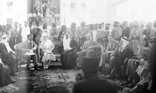 लंदन में Princess Alice की सऊदी अरब यात्रा की दुर्लभ तस्वीरों की प्रदर्शनी