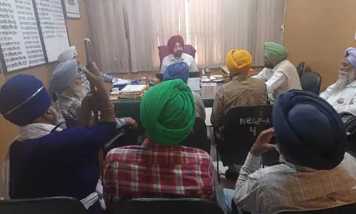 किसानों ने सरकारी दरों पर DAP उर्वरक की मांग की किसानों ने सरकारी दरों पर DAP उर्वरक की मांग की