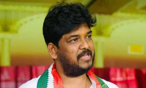 कांग्रेस प्रत्याशी Naveen Yadav के खिलाफ मामला दर्ज कांग्रेस प्रत्याशी Naveen Yadav के खिलाफ मामला दर्ज