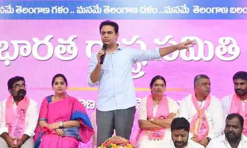 कांग्रेस तेलंगाना को बर्बाद कर रही है: KTR कांग्रेस तेलंगाना को बर्बाद कर रही है: KTR