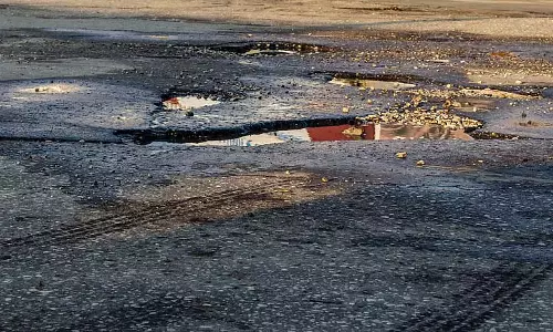 100 मीटर सड़क के निर्माण में भी वित्तीय भ्रष्टाचार! 100 मीटर सड़क के निर्माण में भी वित्तीय भ्रष्टाचार!