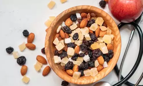 Dry Fruits और सीड्स की ‘अति’ से हो सकते हैं ये नुकसान