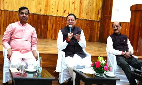उत्तराखंड के मुख्यमंत्री ने मंत्रियों और विधायकों के साथ बैठक की