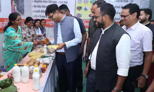 वित्तमंत्री ओपी चौधरी ने हितग्राहियों को सौंपी वित्तमंत्री ओपी चौधरी ने हितग्राहियों को सौंपी